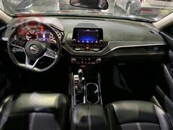 نيسان ألتيما